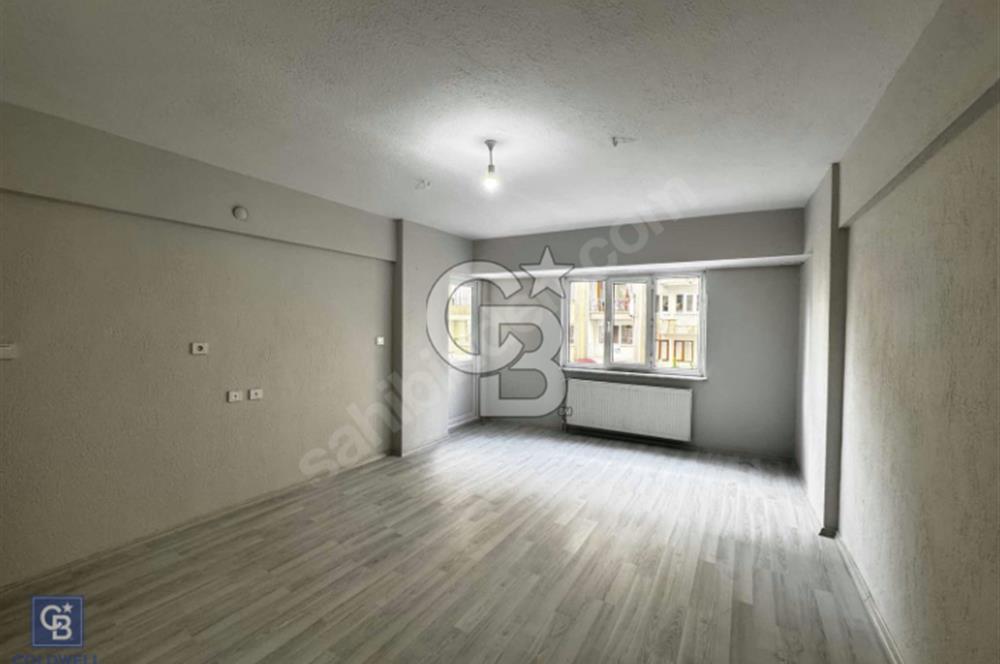 Emek Caddesinde 3+1 180Mt2 Kiralık Daire