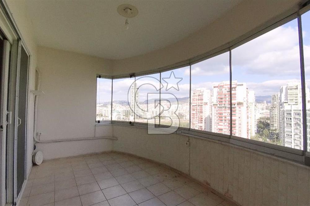Karşıyaka Mavişehir Albatros Sitesinde Kiralık 3+1 154 M² Daire