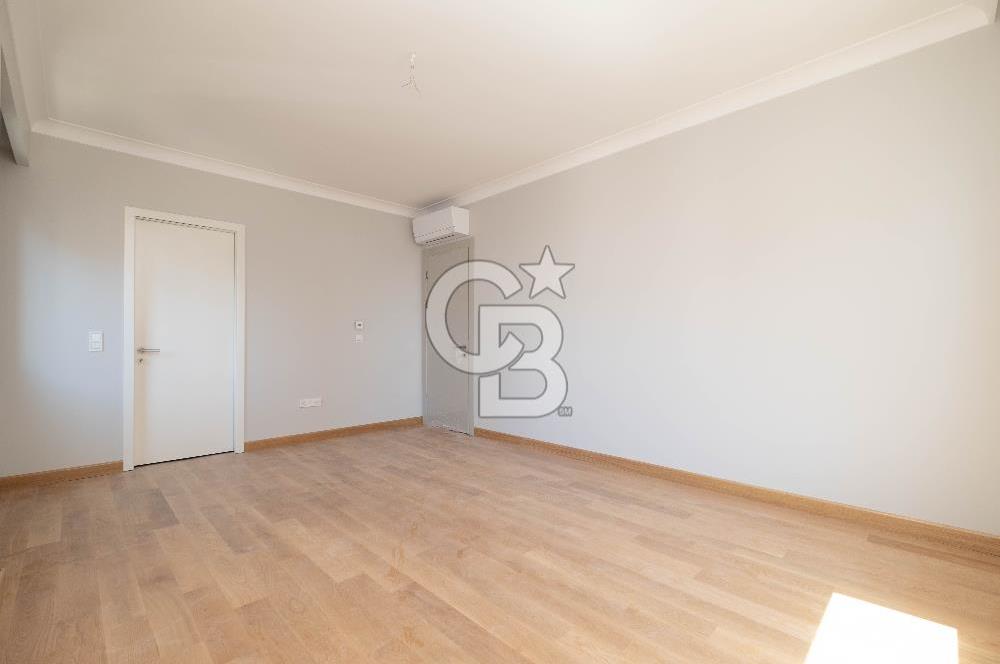 Çiftehavuzlar Sahil'de 205 m² Kapanmaz Deniz Manzaralı 4+1 Daire