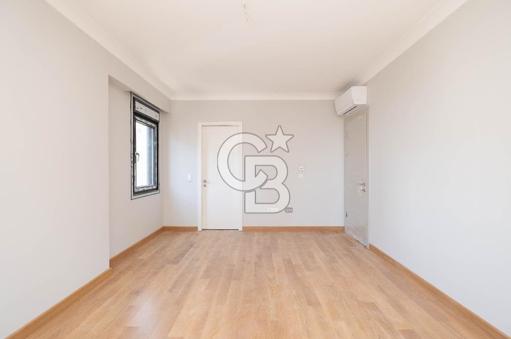 Çiftehavuzlar Sahil'de 205 m² Kapanmaz Deniz Manzaralı 4+1 Daire