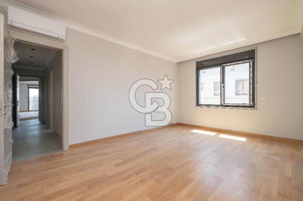 Çiftehavuzlar Sahil'de 205 m² Kapanmaz Deniz Manzaralı 4+1 Daire