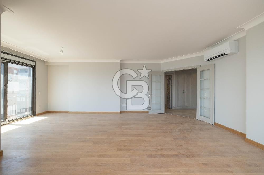 Çiftehavuzlar Sahil'de 205 m² Kapanmaz Deniz Manzaralı 4+1 Daire