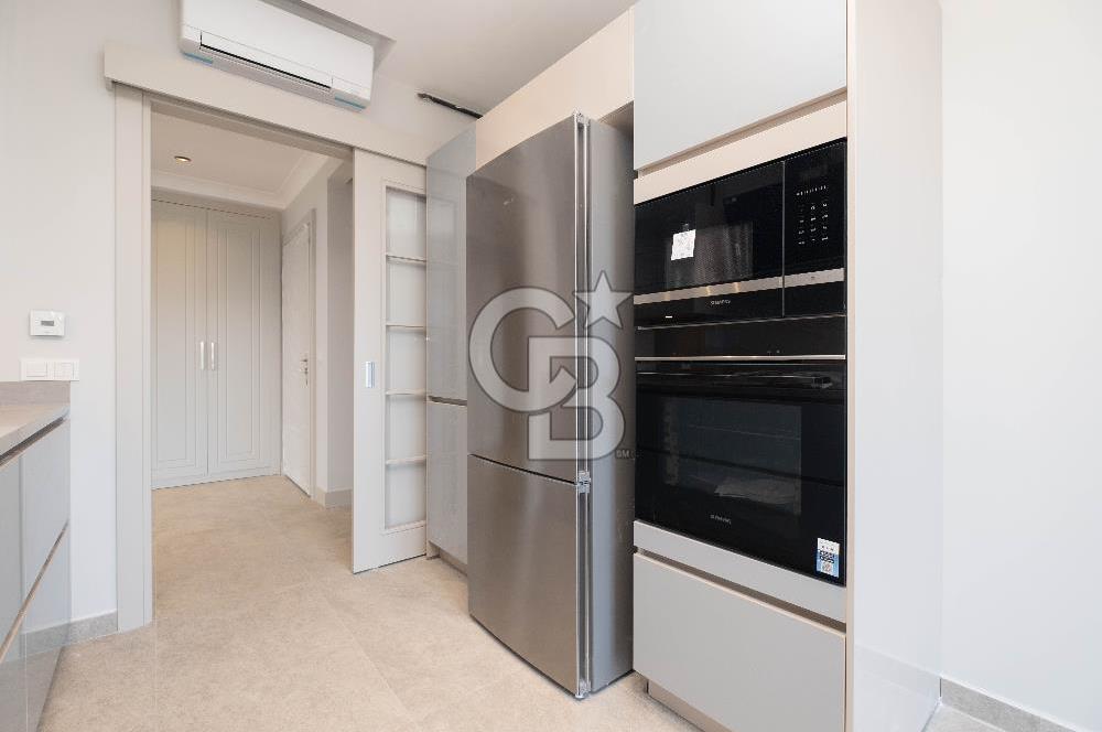 Çiftehavuzlar Sahil'de 205 m² Kapanmaz Deniz Manzaralı 4+1 Daire