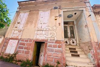 İZMİR KEMERALTI KESTELLİ MAHALLESİNDE SATILIK TARİHİ BİNA