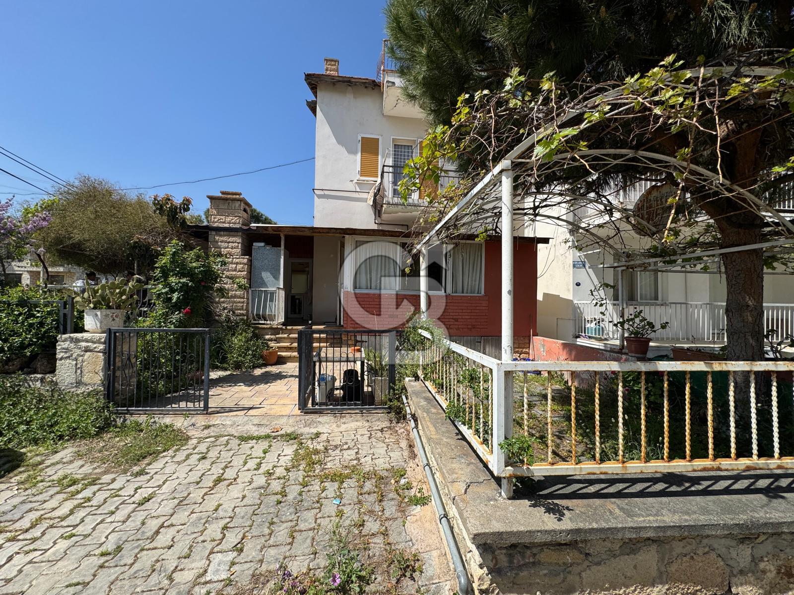 Yeni Foça'da Denize 100m Satılık Yazlık