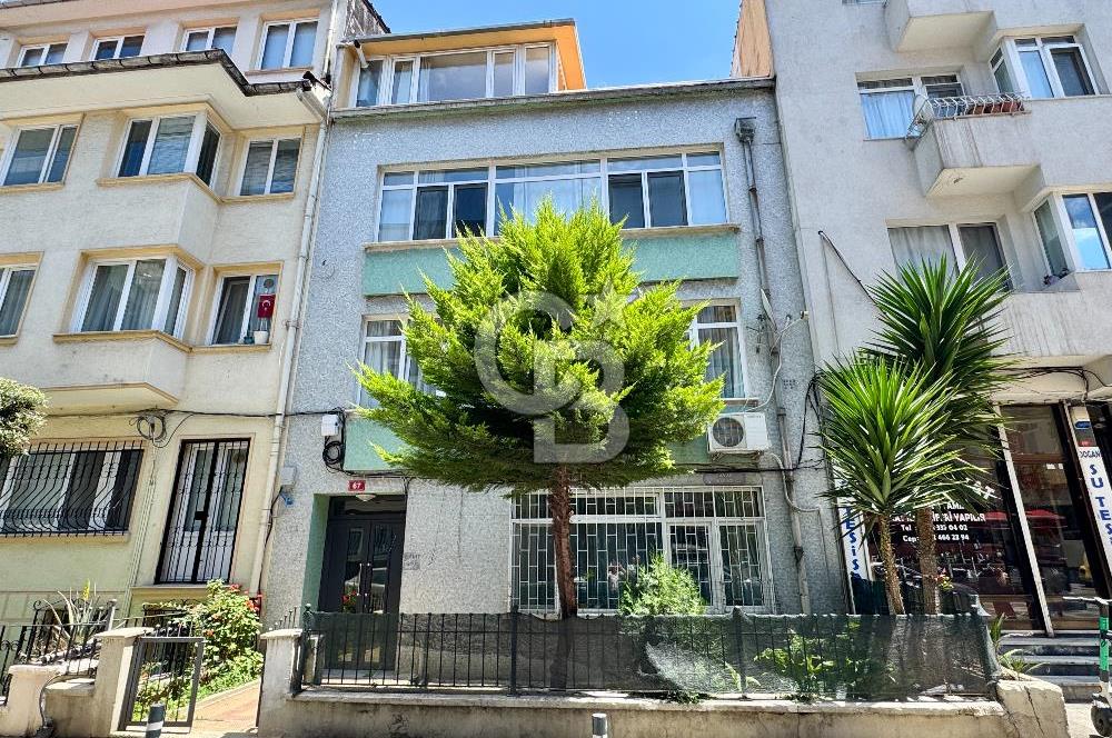 BAHARİYE CADDESİ SÜREYYA OPERASI ARKASI BAKIMLI TERASLI 3+1