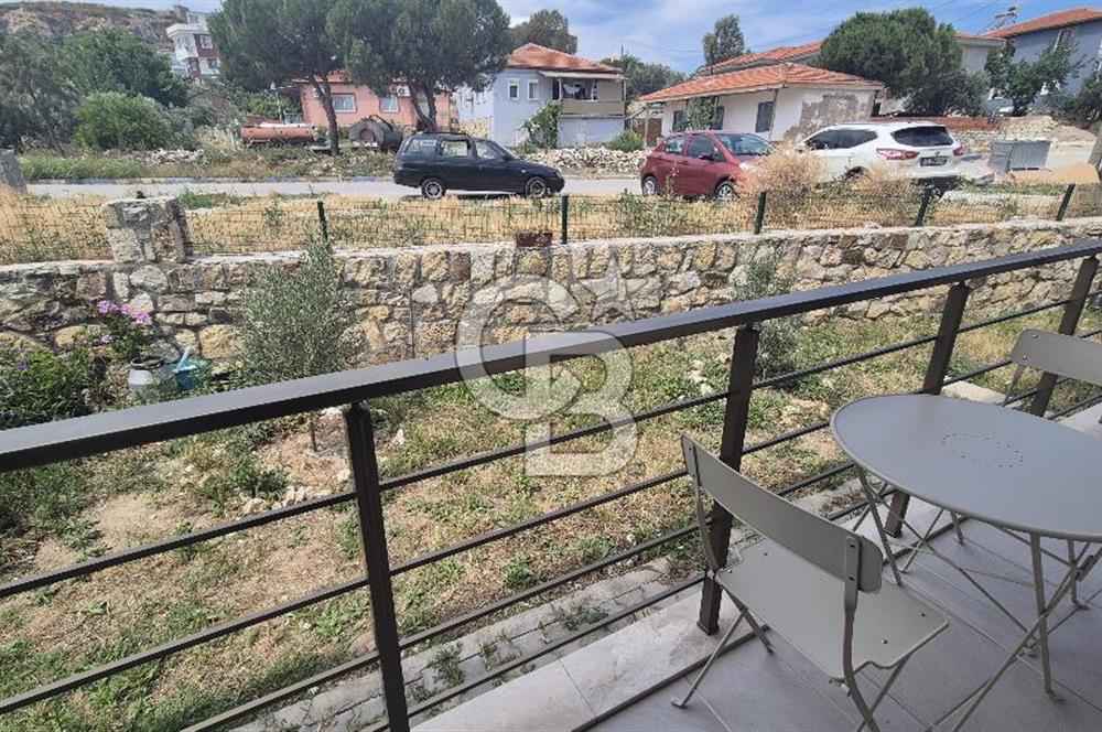 Foça Yenibağarasında Müstakil Tadında Eşyalı 1+1