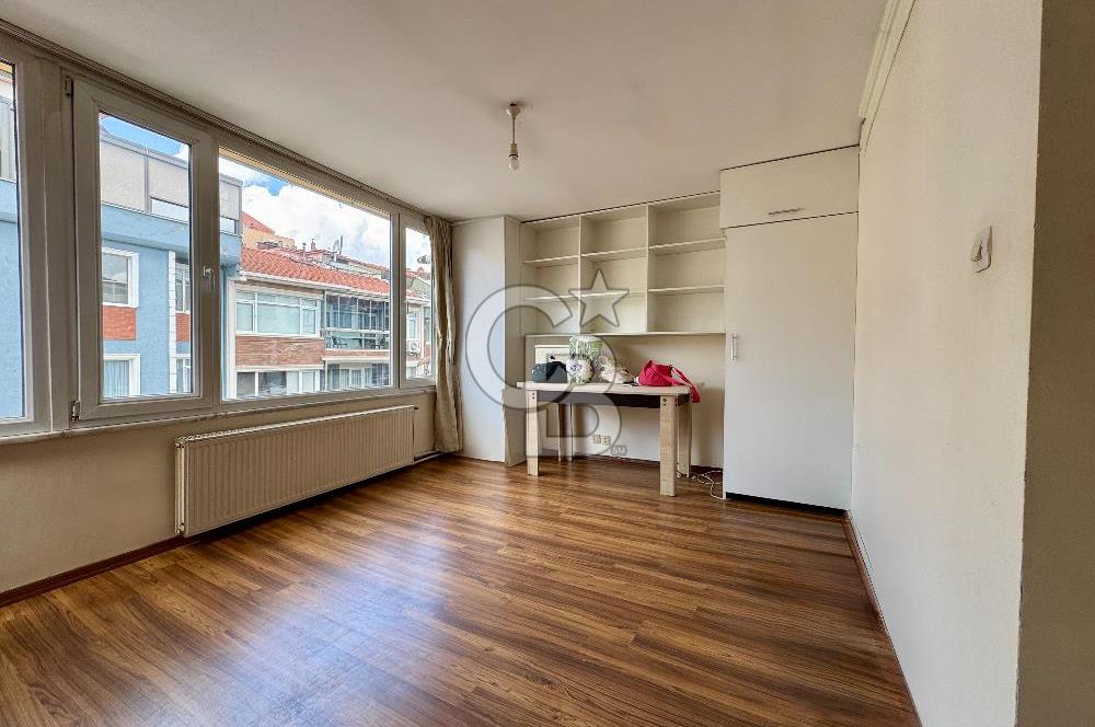 BAHARİYE CADDESİ SÜREYYA OPERASI ARKASI BAKIMLI TERASLI 3+1
