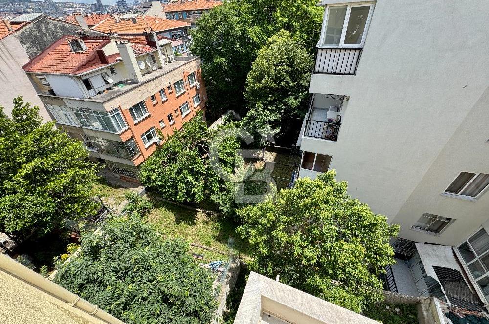 BAHARİYE CADDESİ SÜREYYA OPERASI ARKASI BAKIMLI TERASLI 3+1