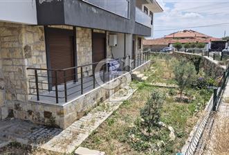 Foça Yenibağarasında Müstakil Tadında Eşyalı 1+1