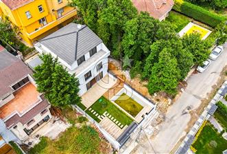 Çekmeköy Ömerli 6+1 Havuzlu Münferit villa 