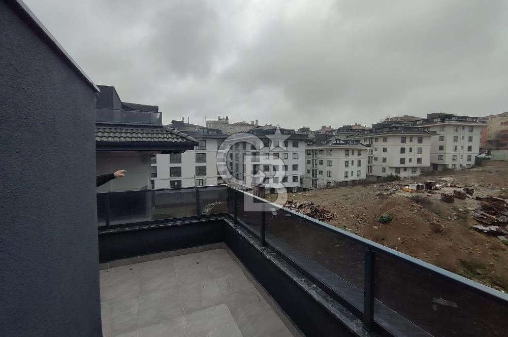 Üsküdar Burhaniye Ekşioğlu Konaklarında Satılık Dubleks Daire
