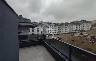 Üsküdar Burhaniye Ekşioğlu Konaklarında Satılık Dubleks Daire
