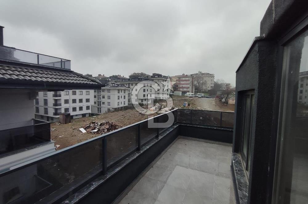 Üsküdar Burhaniye Ekşioğlu Konaklarında Satılık Dubleks Daire