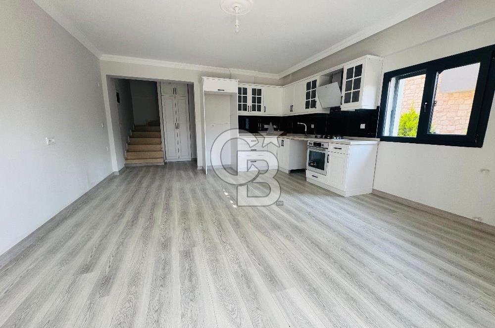Foça Hacıveli Mahallesinde 2+1 Kiralık Bahçeli Villa