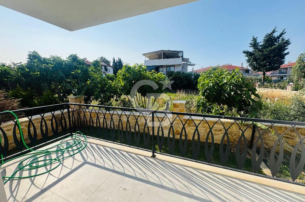 Foça Hacıveli Mahallesinde 2+1 Kiralık Bahçeli Villa
