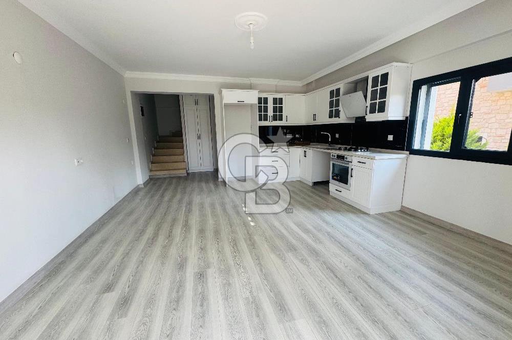 Foça Hacıveli Mahallesinde 2+1 Kiralık Bahçeli Villa