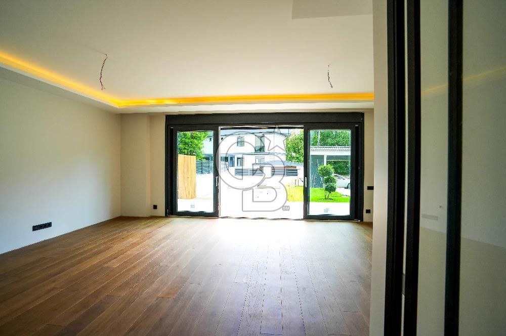 Çekmeköy Ömerli 6+1 Havuzlu Münferit villa 