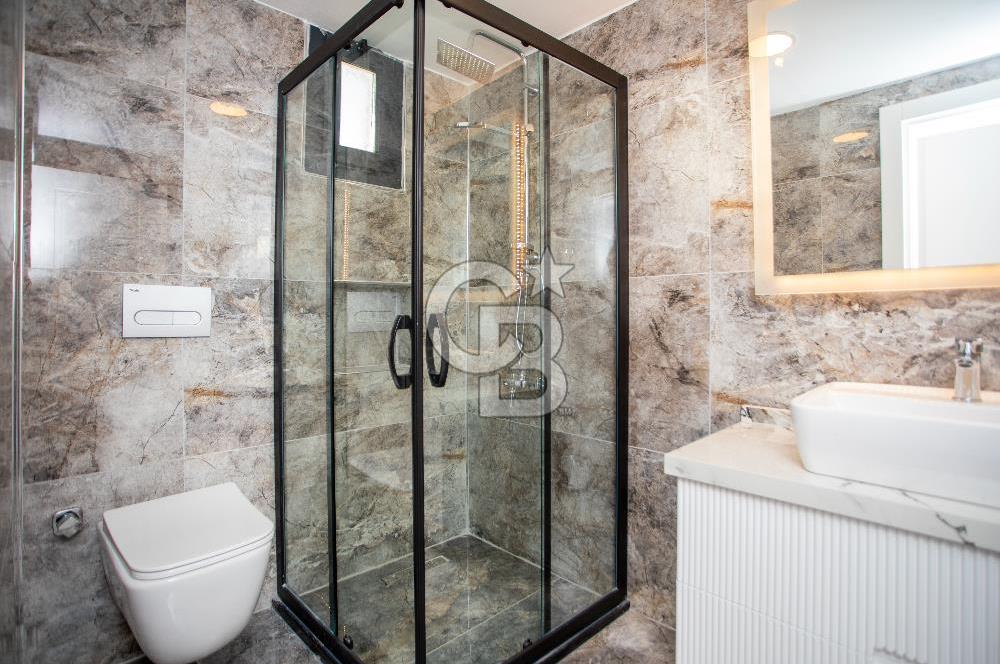 Foçaköyde Satılık Deniz Manzaralı 4+1 Havuzlu Villa