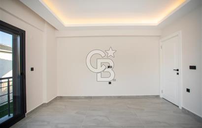 Foçaköyde Satılık Deniz Manzaralı 4+1 Havuzlu Villa