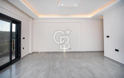 Foçaköyde Satılık Deniz Manzaralı 4+1 Havuzlu Villa