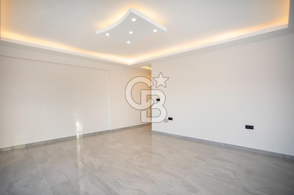Foçaköyde Satılık Deniz Manzaralı 4+1 Havuzlu Villa