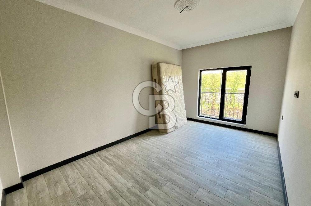 HAVAALANI YAKINI 4+1 SATILIK VİLLA