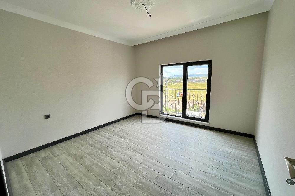 HAVAALANI YAKINI 4+1 SATILIK VİLLA