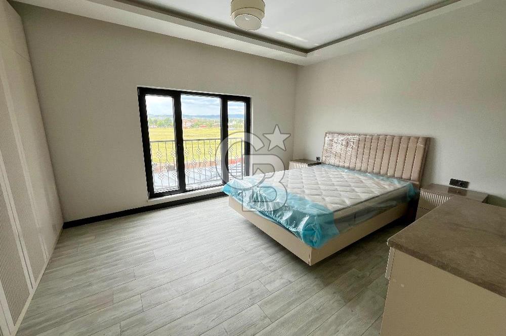HAVAALANI YAKINI 4+1 SATILIK VİLLA