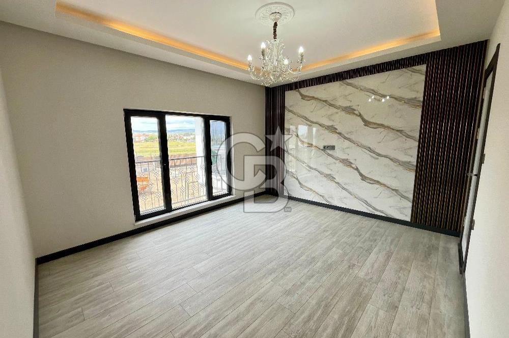 HAVAALANI YAKINI 4+1 SATILIK VİLLA