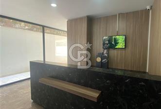 ATATÜRK CADDESİ VE E-5'İN KESİŞİM NOKTASINDA SATILIK PLAZA KATI