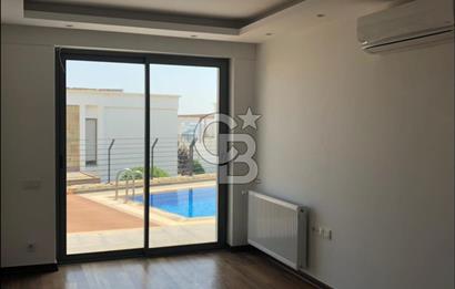Bodrum Merkezde Müstakil Satılık Tripleks Havuzlu Villa