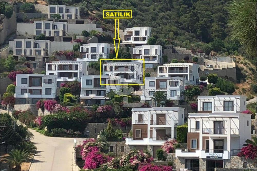Bodrum Merkezde Müstakil Satılık Tripleks Havuzlu Villa