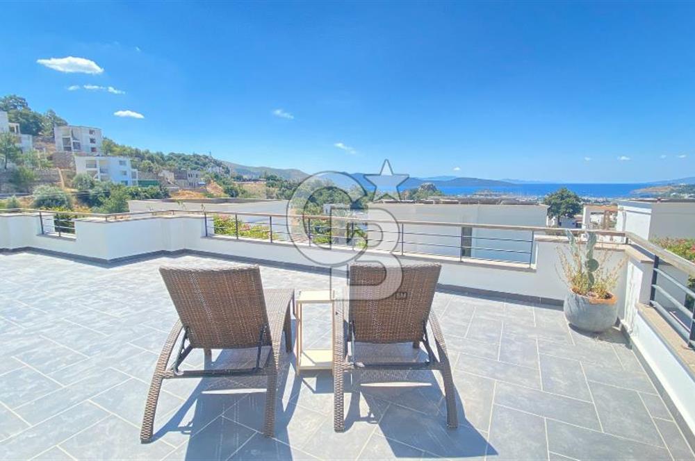 Bodrum Merkezde Müstakil Satılık Tripleks Havuzlu Villa