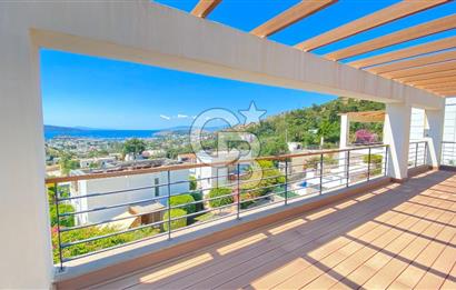 Bodrum Merkezde Müstakil Satılık Tripleks Havuzlu Villa