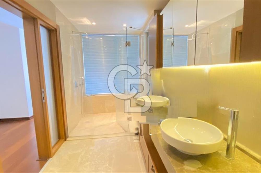 Bodrum Merkezde Müstakil Satılık Tripleks Havuzlu Villa