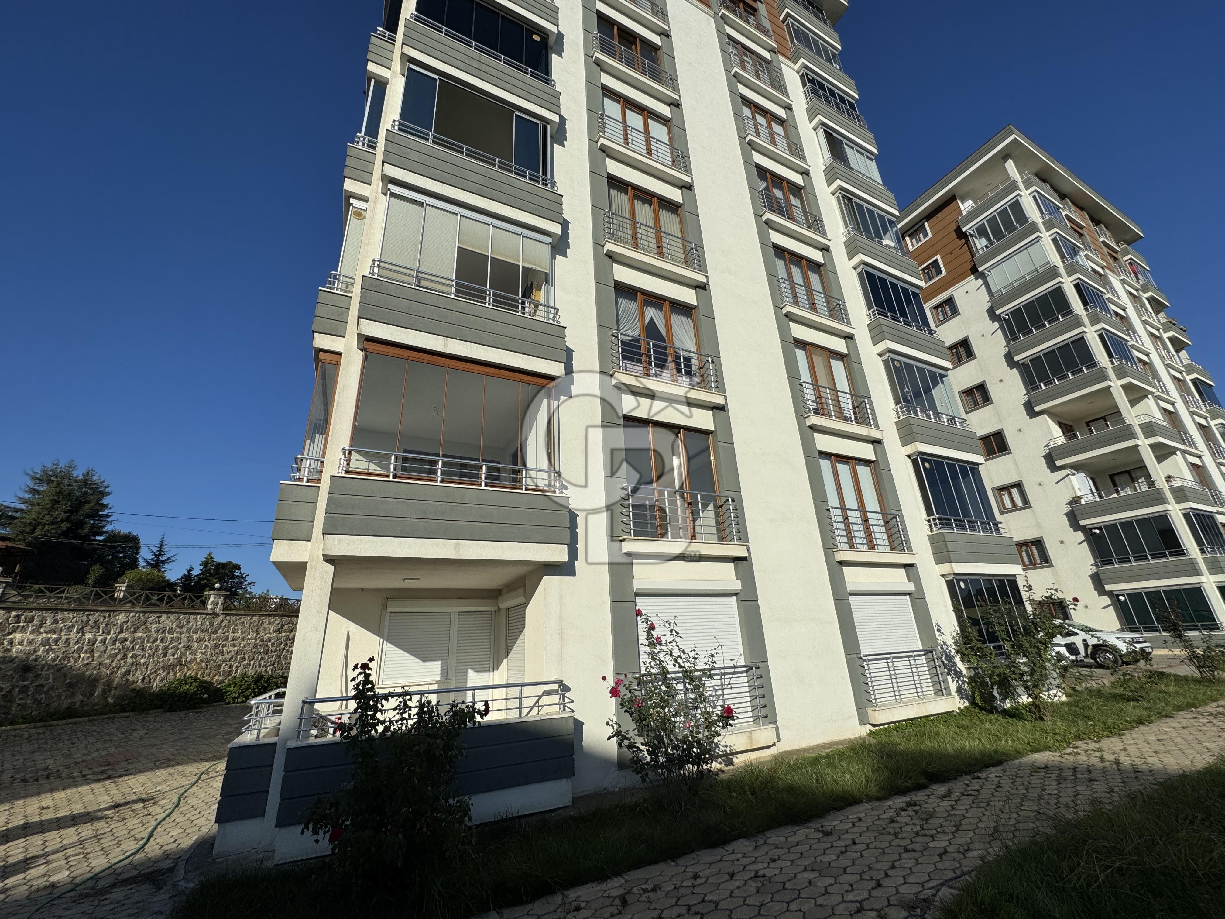 TRABZON YALINCAK ERGAN EVLERİNDE SATILIK 3+1 DAİRE