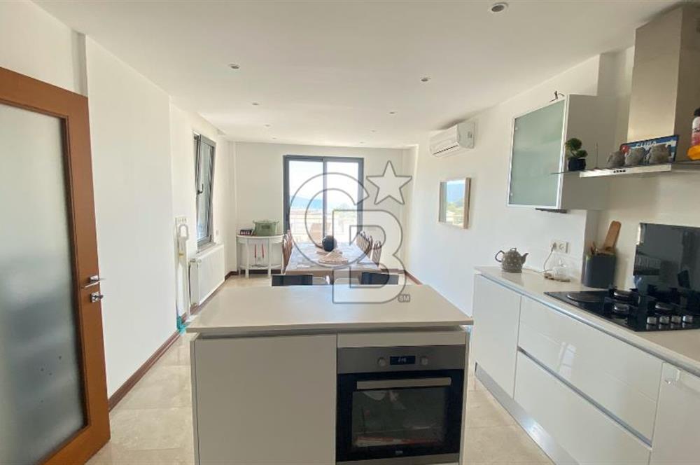 Bodrum Merkezde Müstakil Satılık Tripleks Havuzlu Villa