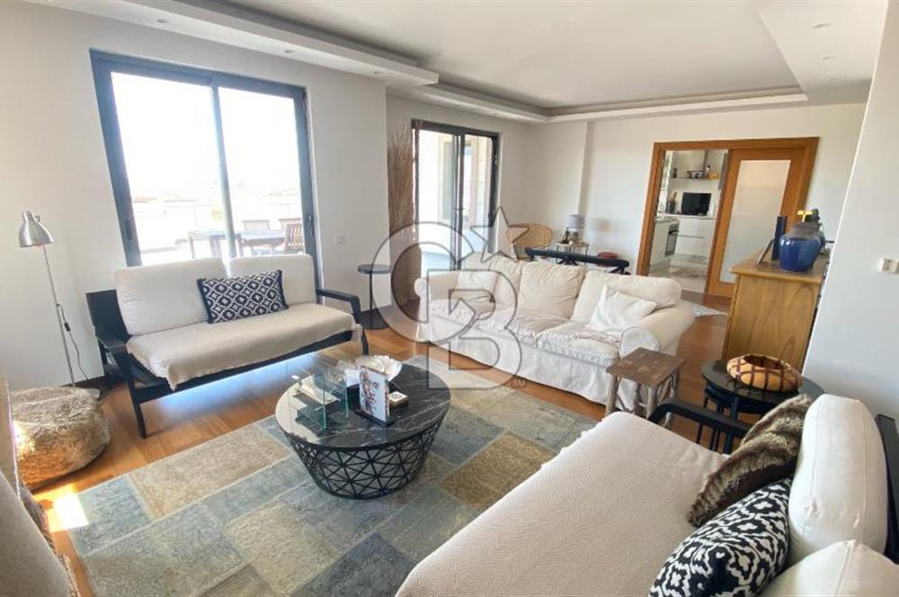 Bodrum Merkezde Müstakil Satılık Tripleks Havuzlu Villa