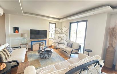 Bodrum Merkezde Müstakil Satılık Tripleks Havuzlu Villa