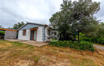 URLA ÖZBEK MAH. 2186 M2 İÇERİSİNDE TAM MÜSTAKİL EV
