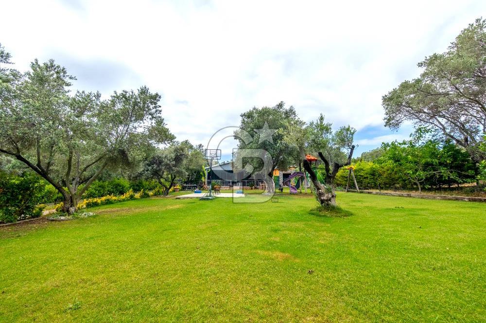 URLA ÖZBEK MAH. 2186 M2 İÇERİSİNDE TAM MÜSTAKİL EV