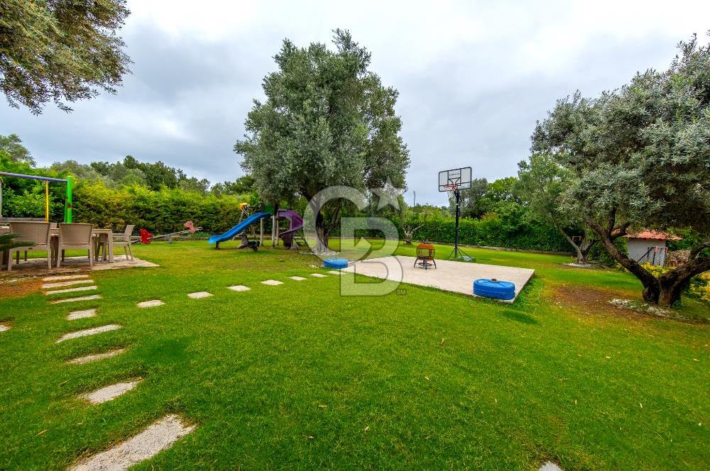 URLA ÖZBEK MAH. 2186 M2 İÇERİSİNDE TAM MÜSTAKİL EV