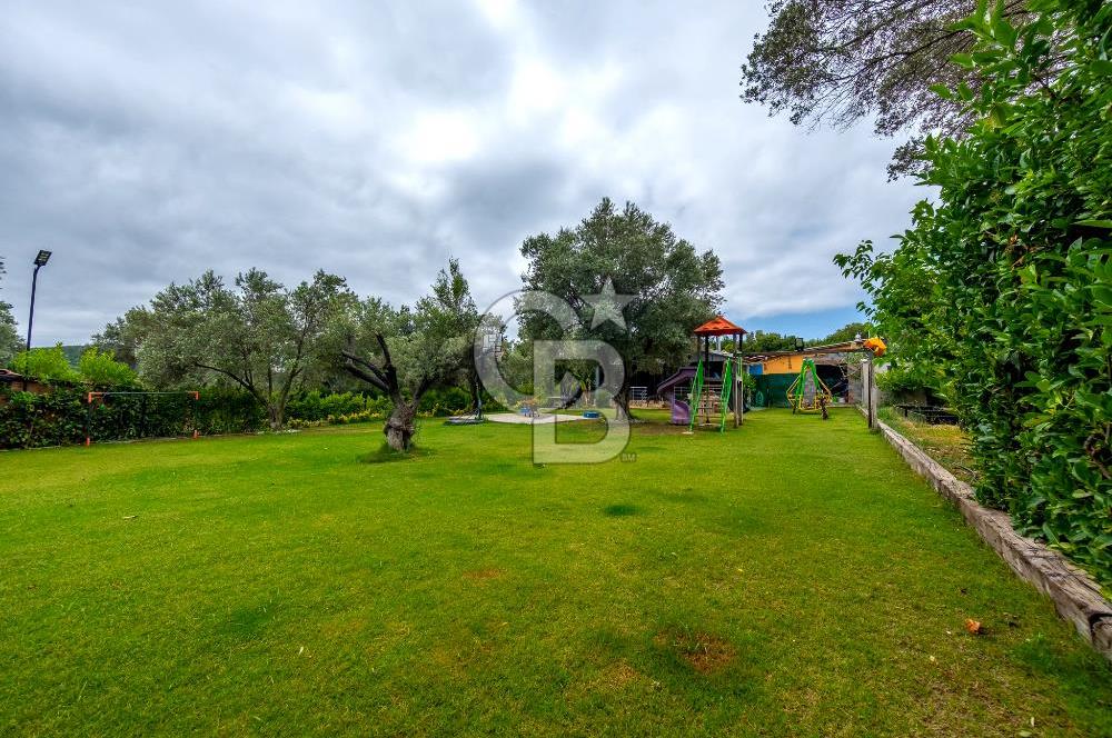 URLA ÖZBEK MAH. 2186 M2 İÇERİSİNDE TAM MÜSTAKİL EV