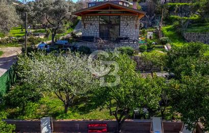 İZMİR'İN EŞSİZ LOKASYONUNDA HAVUZLU 3 MÜSTAKİL EV VE BAHÇESİ