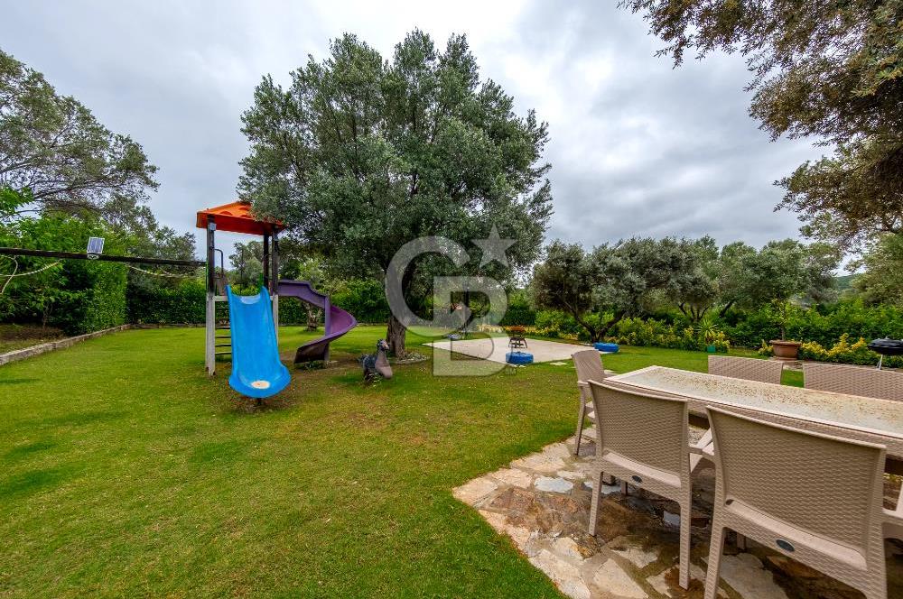 URLA ÖZBEK MAH. 2186 M2 İÇERİSİNDE TAM MÜSTAKİL EV