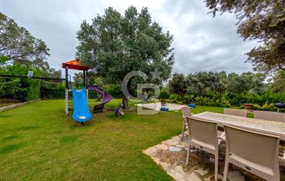 URLA ÖZBEK MAH. 2186 M2 İÇERİSİNDE TAM MÜSTAKİL EV