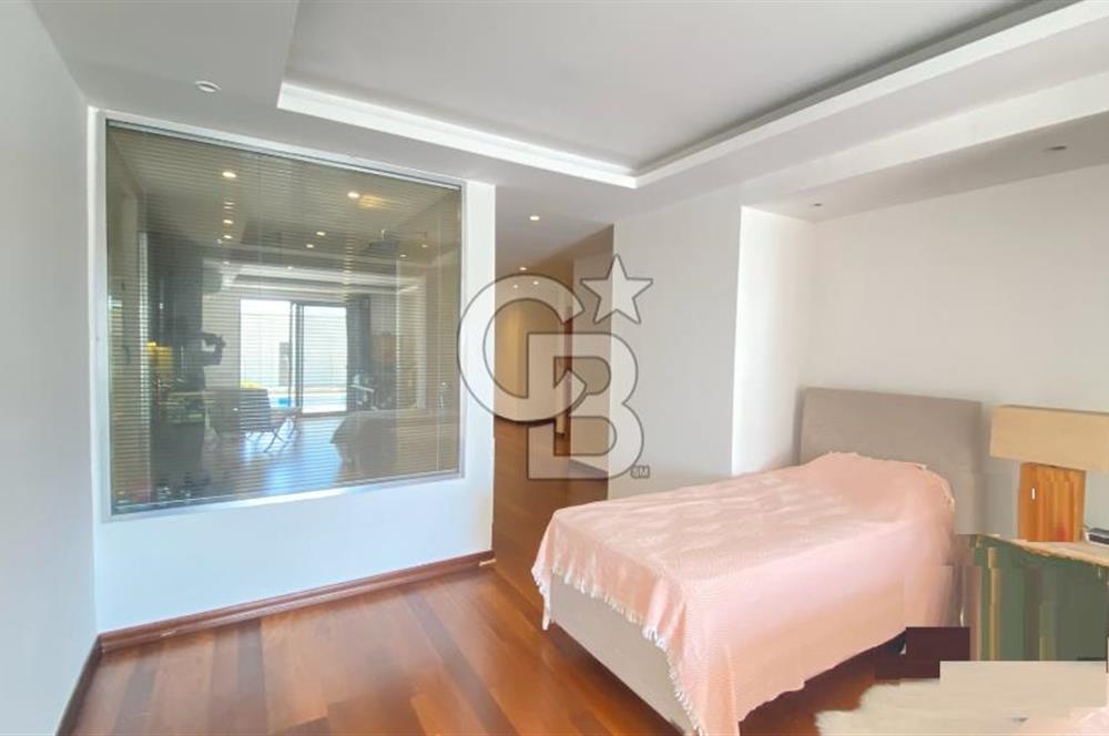 Bodrum Merkezde Müstakil Satılık Tripleks Havuzlu Villa