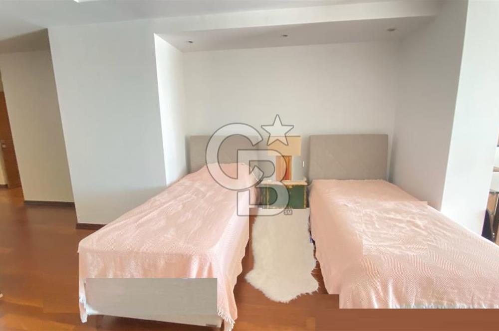 Bodrum Merkezde Müstakil Satılık Tripleks Havuzlu Villa