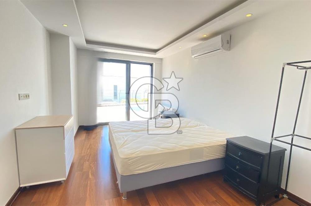 Bodrum Merkezde Müstakil Satılık Tripleks Havuzlu Villa